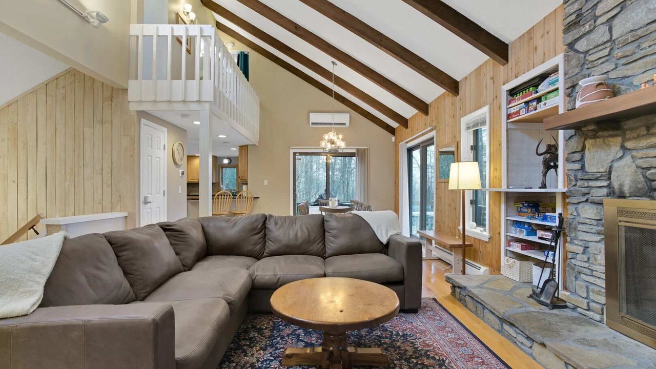 Photo of Livingroom in West Hartford