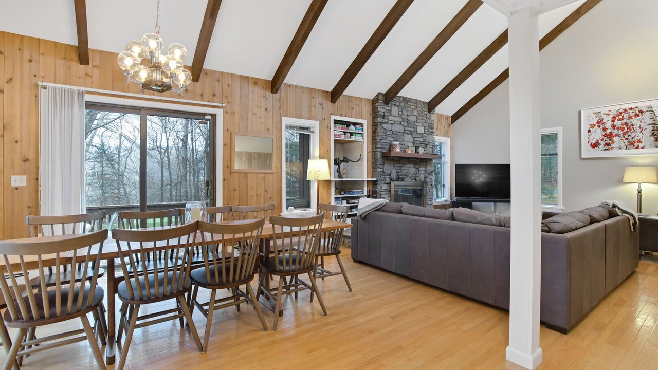 Photo of Livingroom in West Hartford