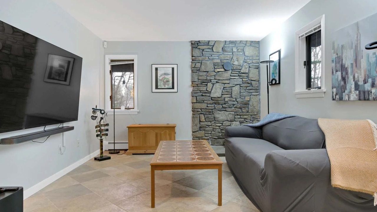 Photo of Livingroom in West Hartford
