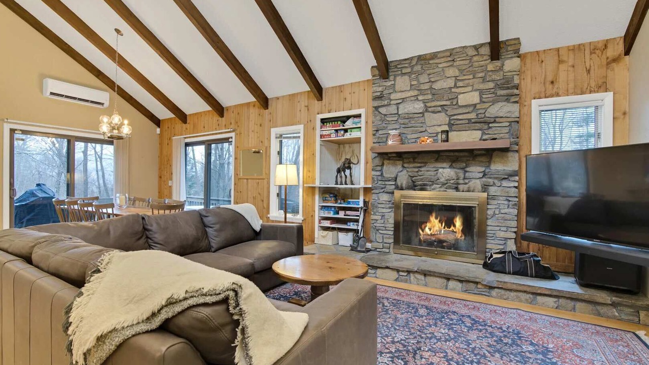 Photo of Livingroom in West Hartford