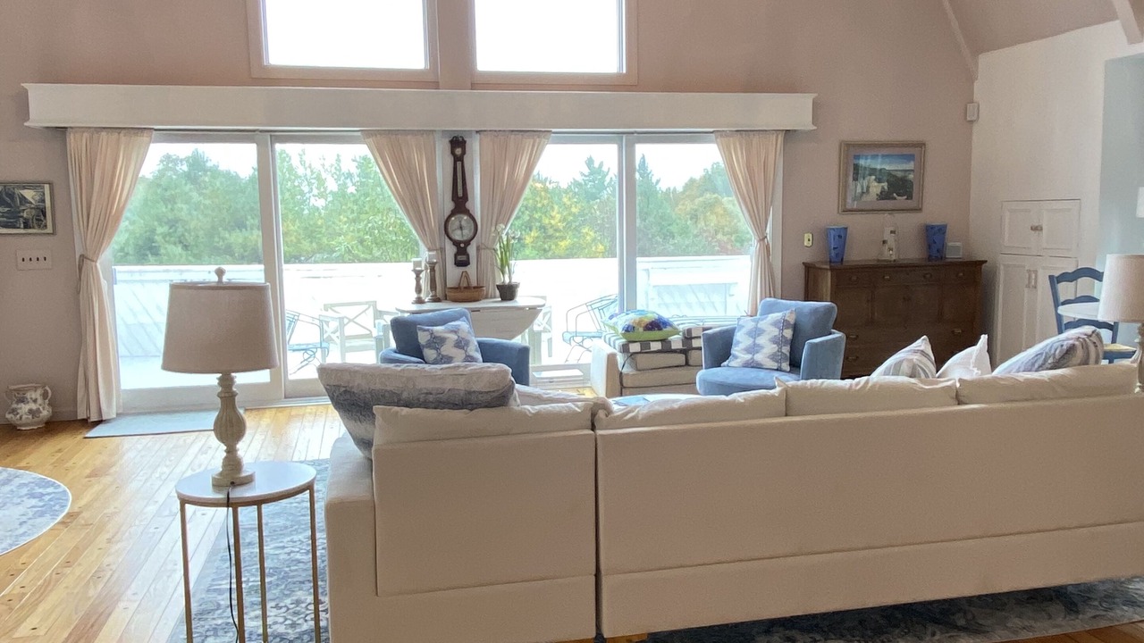 Photo of Livingroom in Danby