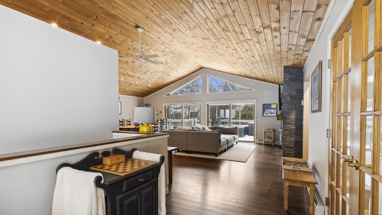 Photo of Livingroom in Stowe Hollow