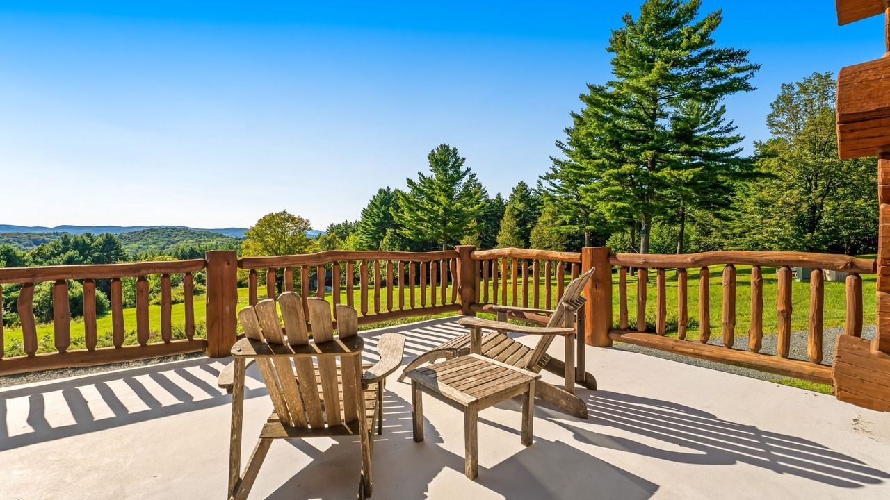 Photo of Patio Balcony in Hartland Four Corners