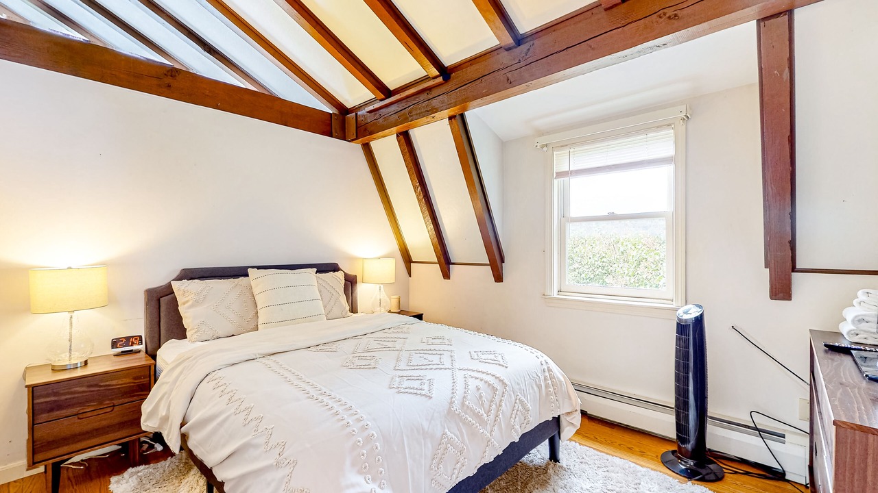 Photo of Bedroom in Clarendon