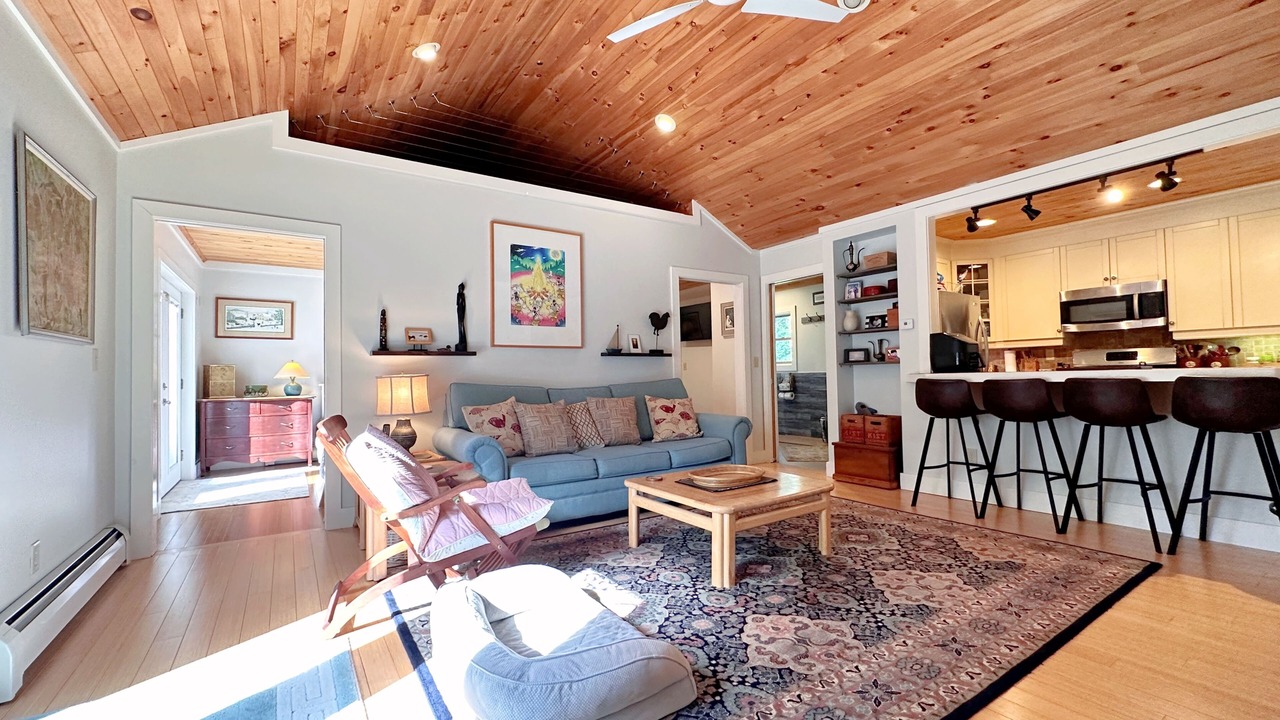 Photo of Livingroom in North Troy