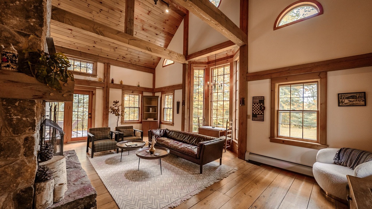 Photo of Livingroom in South Londonderry