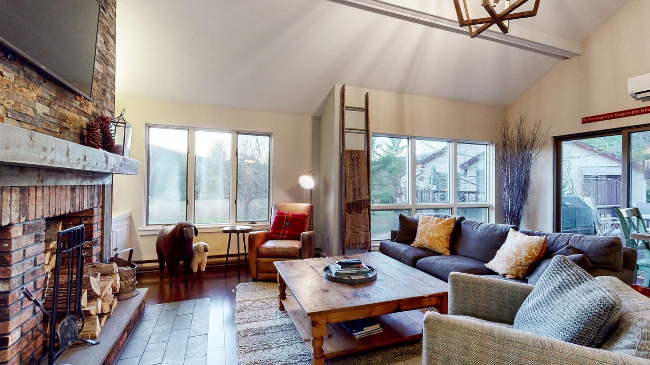 Photo of Livingroom in West Hartford