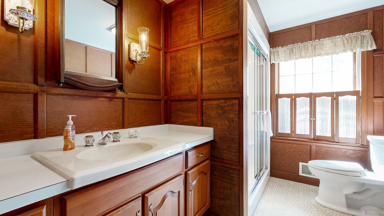 Photo of Bathroom in Clarendon