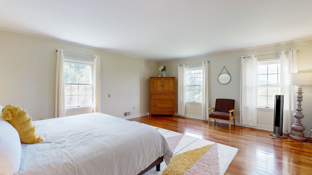 Photo of Bedroom in Clarendon