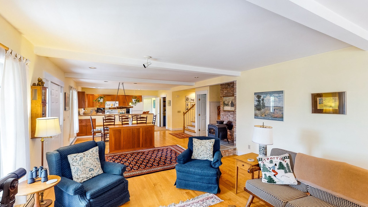 Photo of Livingroom in South Londonderry