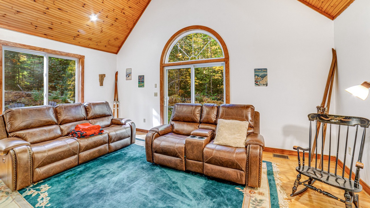 Photo of Livingroom in South Londonderry