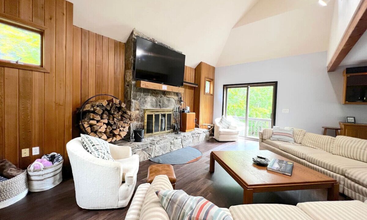 Photo of Livingroom in Stratton Mountain