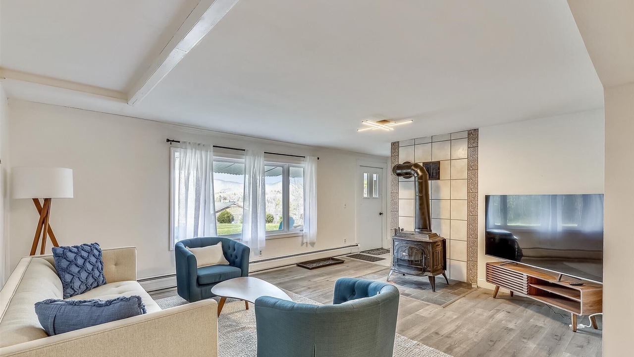 Photo of Livingroom in Stowe Hollow