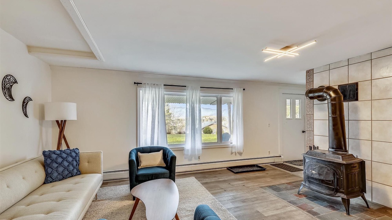 Photo of Livingroom in Stowe Hollow