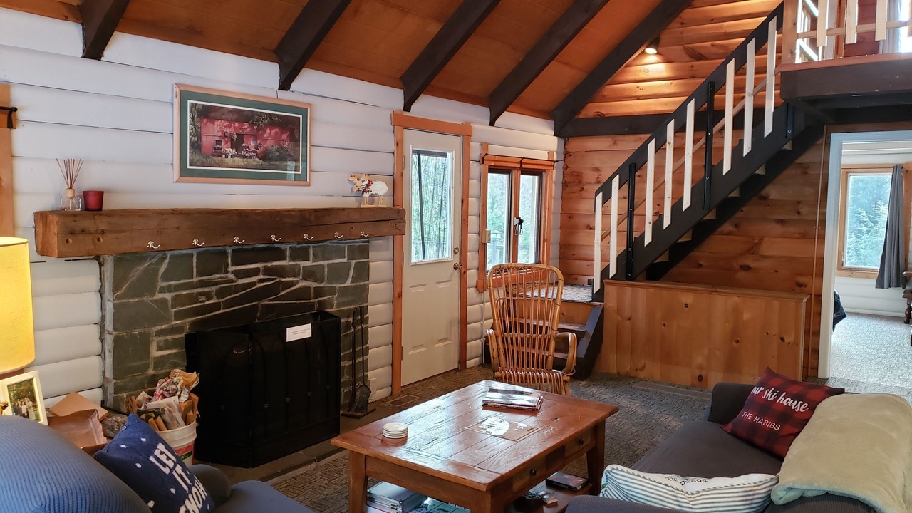 Photo of Livingroom in South Londonderry