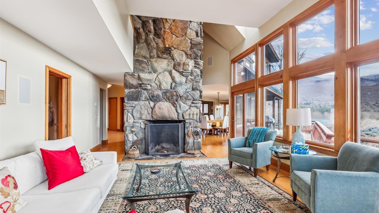 Photo of Livingroom in Stowe Hollow