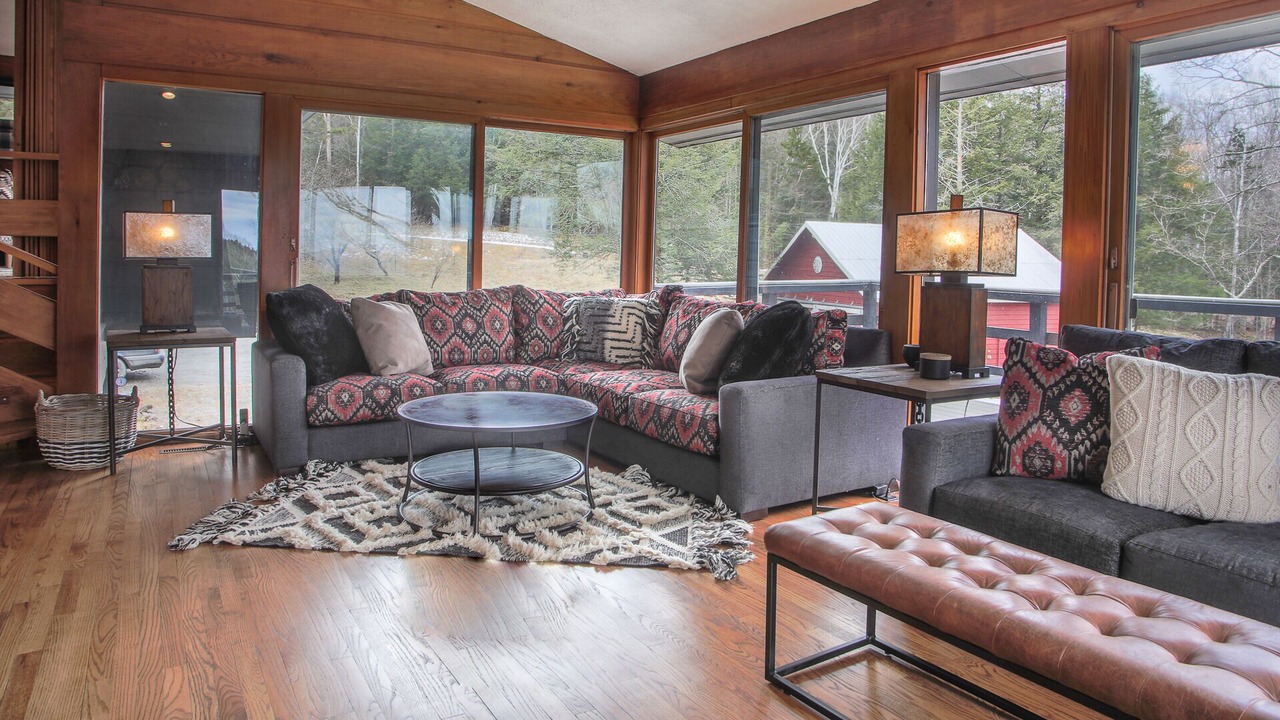 Photo of Livingroom in Warren