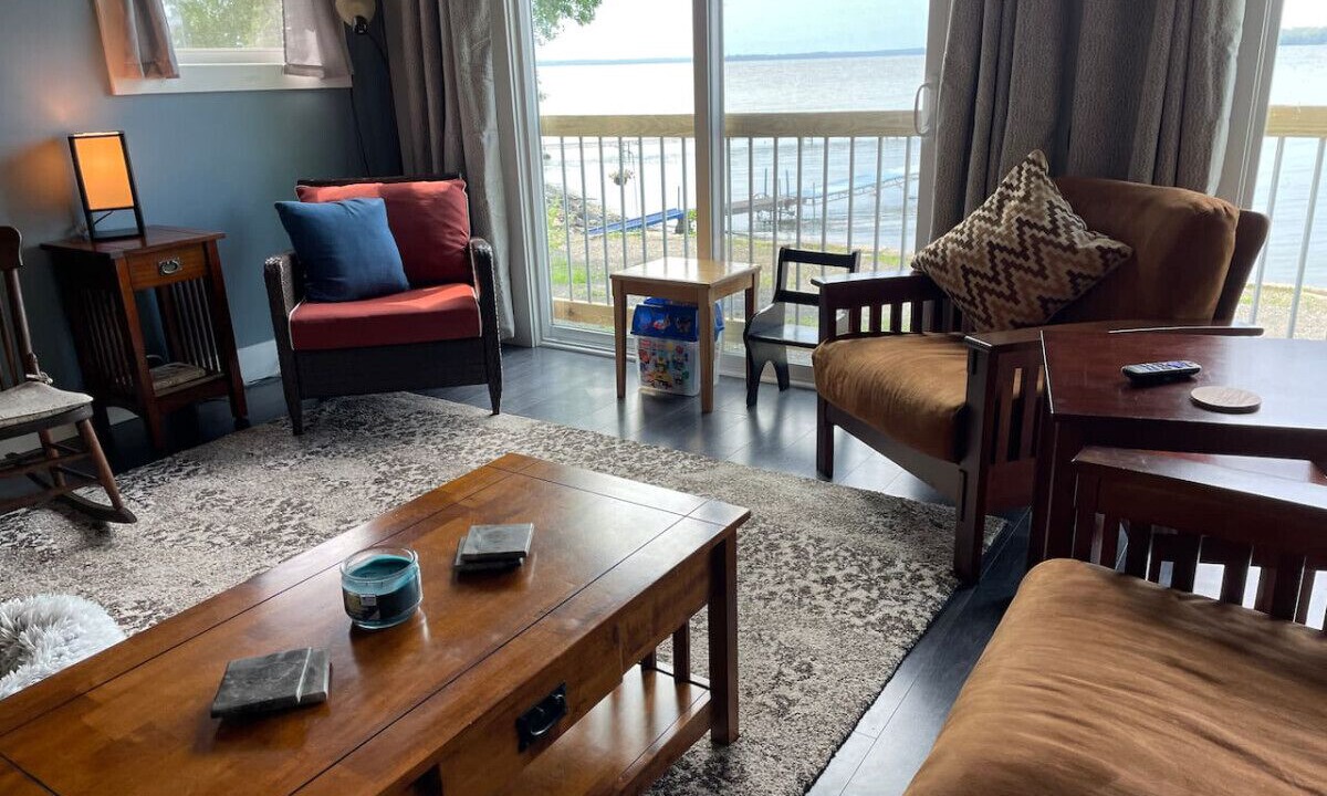 Photo of Livingroom in Sheldon