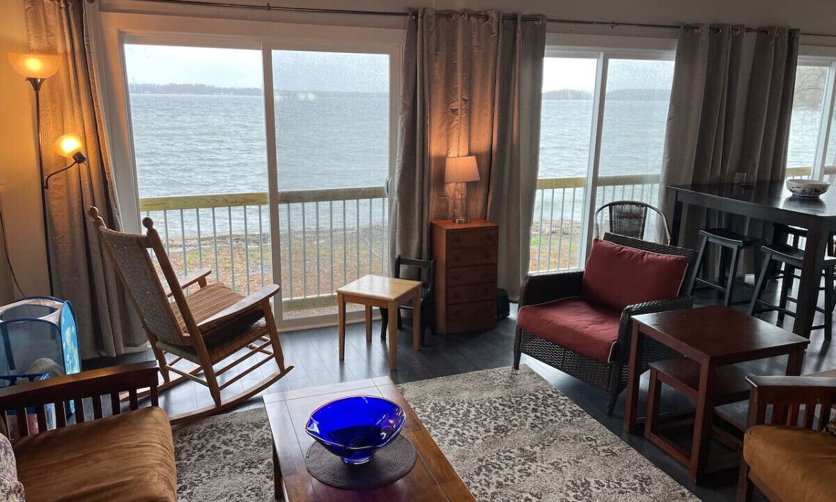 Photo of Livingroom in Sheldon