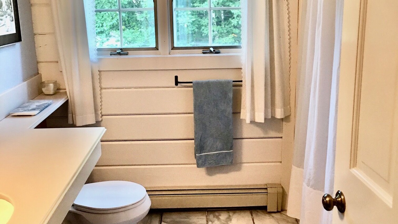 Photo of Bathroom in Warren