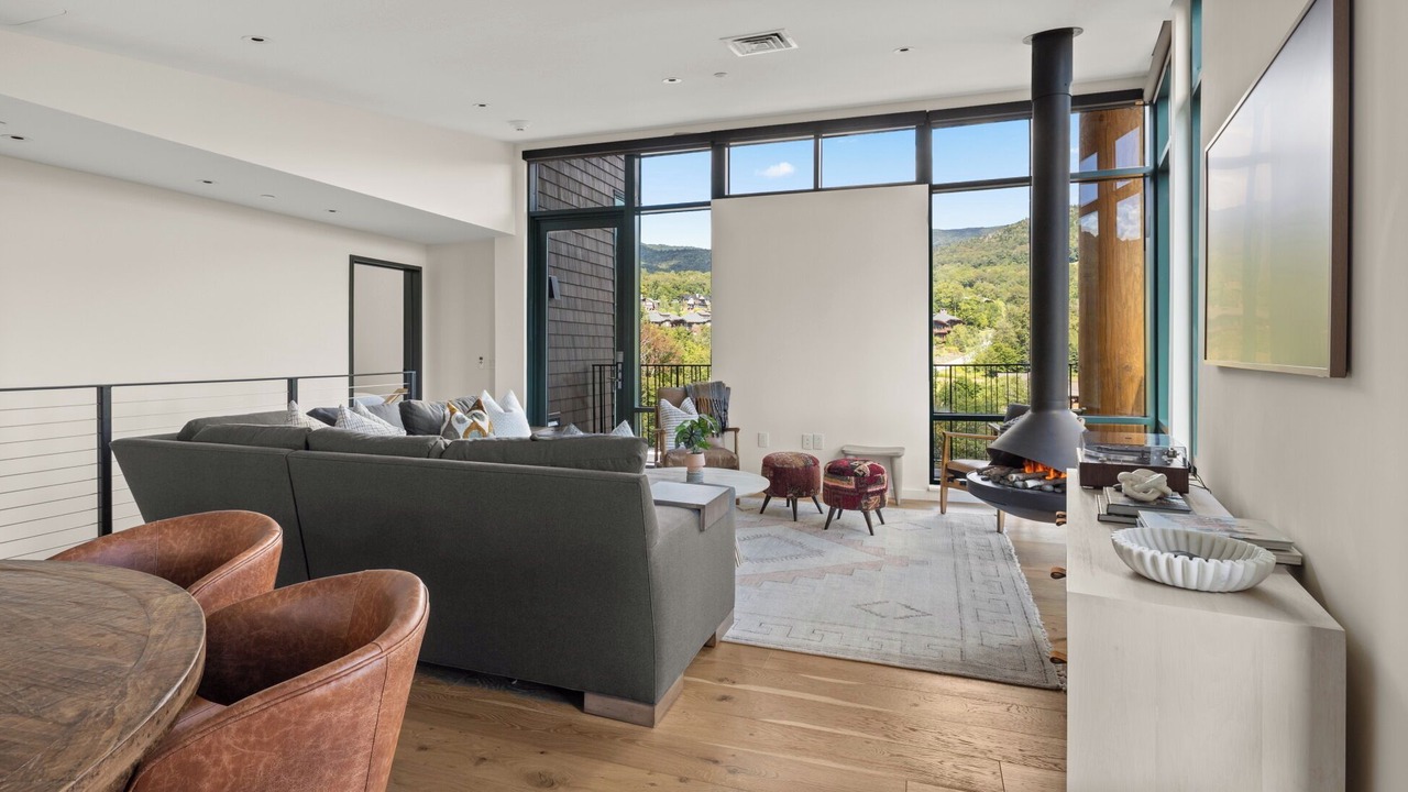 Photo of Livingroom in Stowe Area
