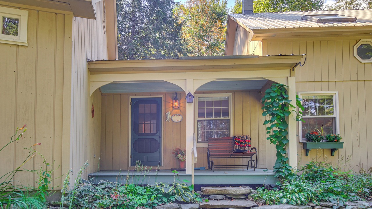 Photo of Patio Balcony in Williamsville