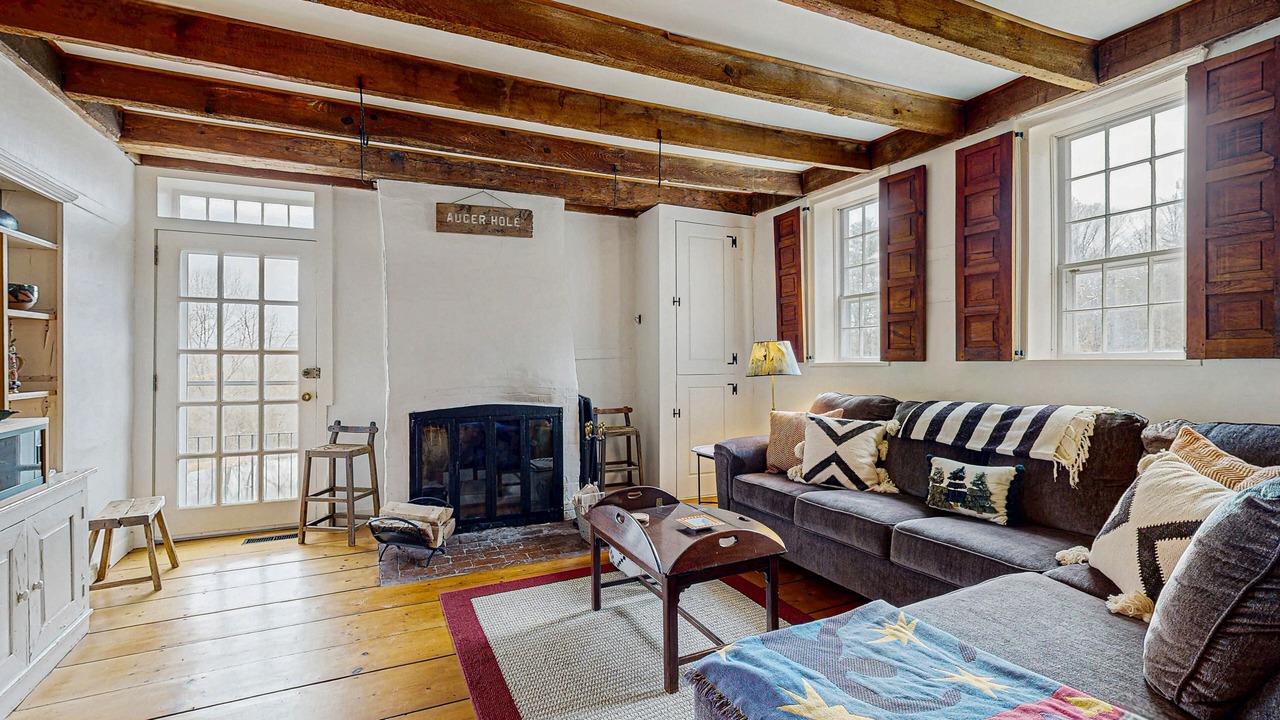 Photo of Livingroom in Reading