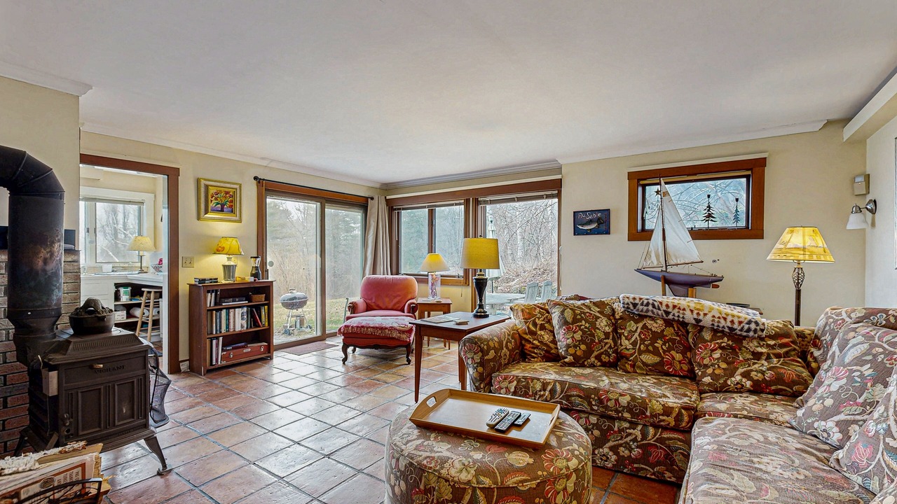 Photo of Livingroom in Reading