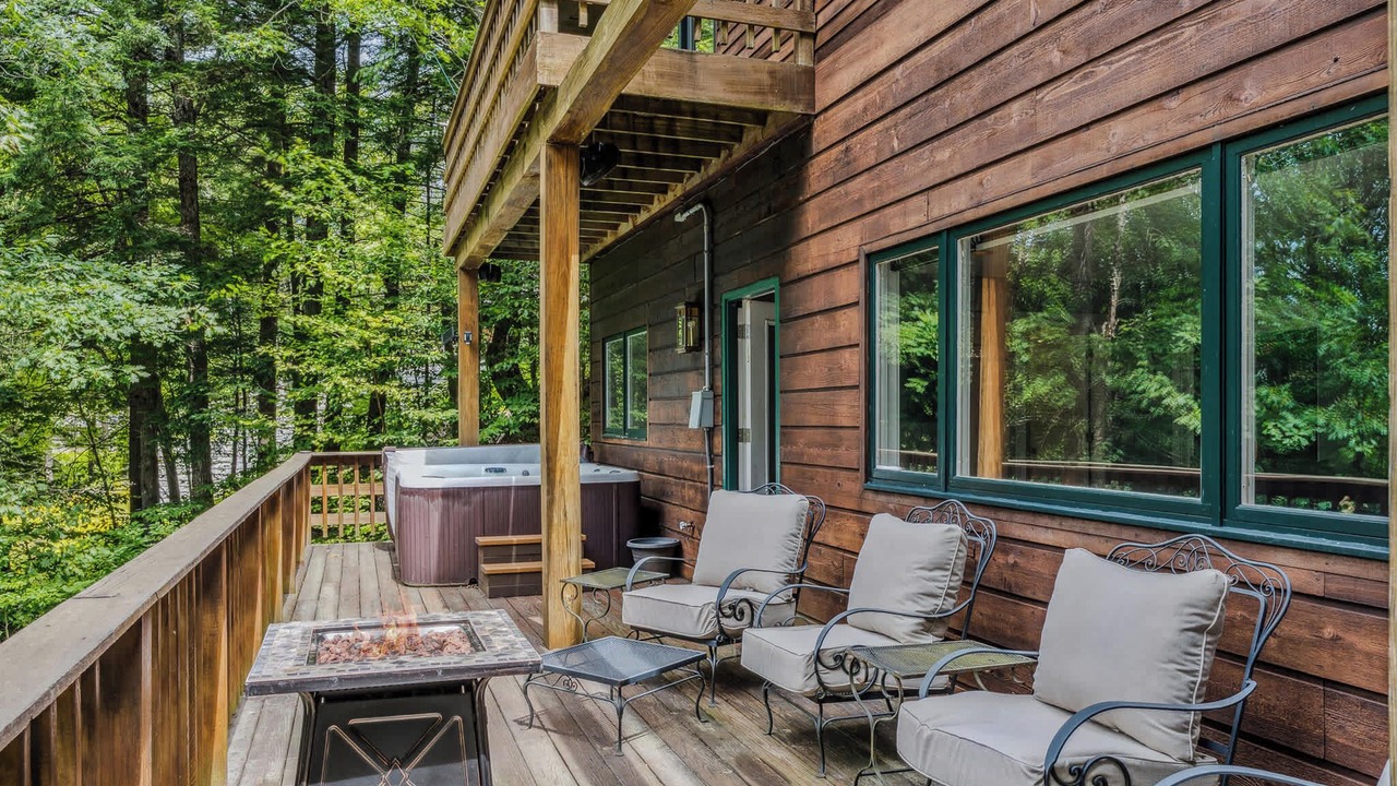 Photo of Patio Balcony in West Hartford