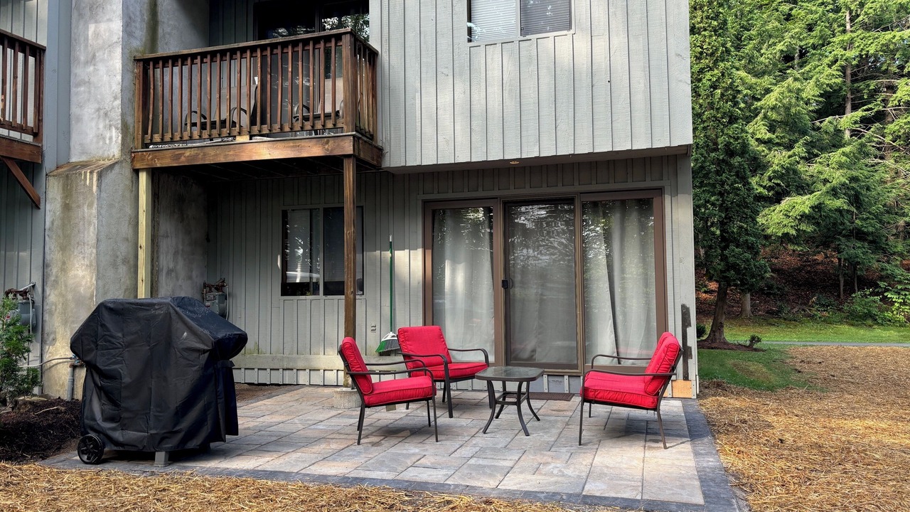 Photo of Patio Balcony in West Hartford