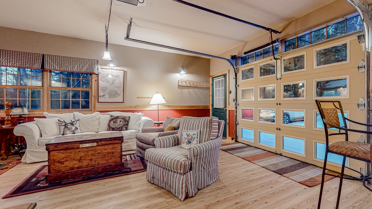 Photo of Livingroom in Weston