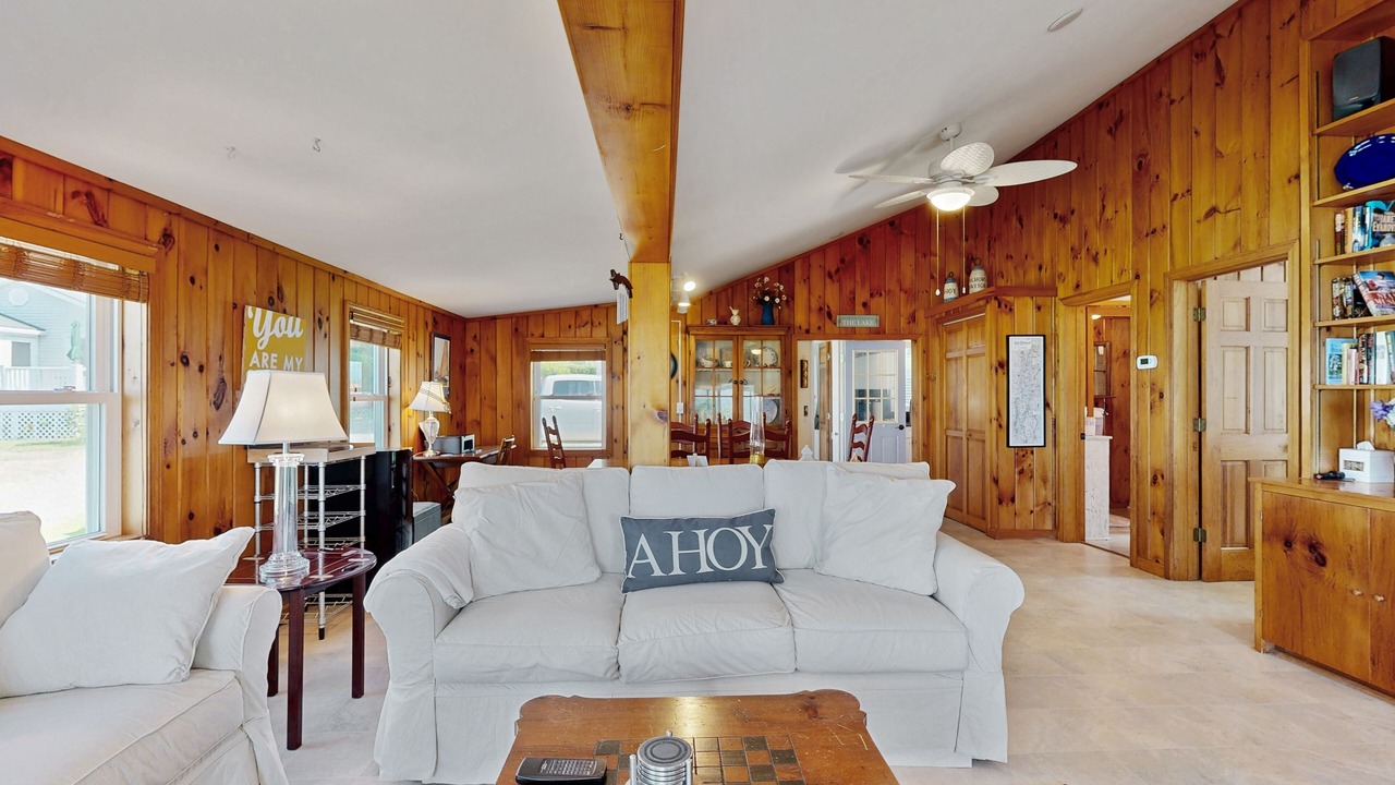 Photo of Livingroom in Malletts Bay