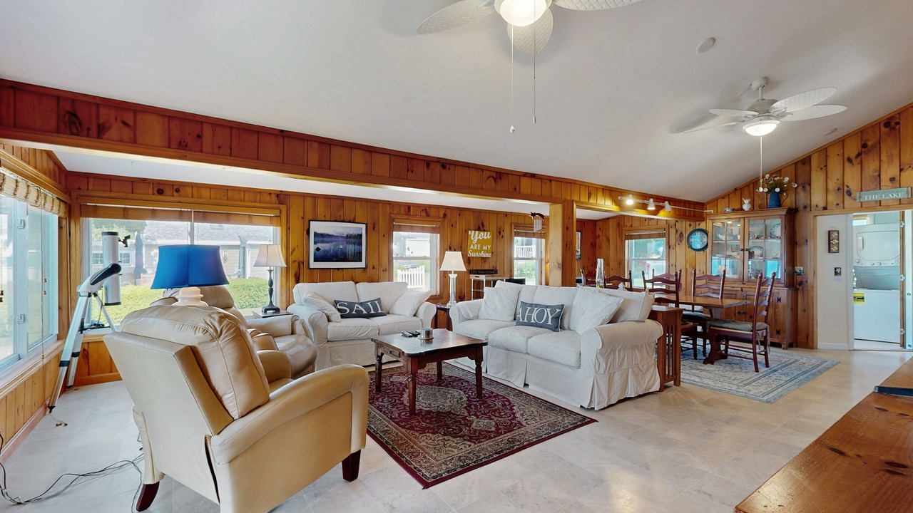 Photo of Livingroom in Malletts Bay