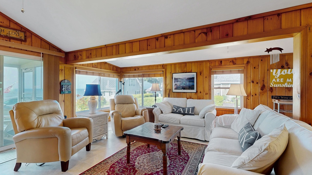 Photo of Livingroom in Malletts Bay