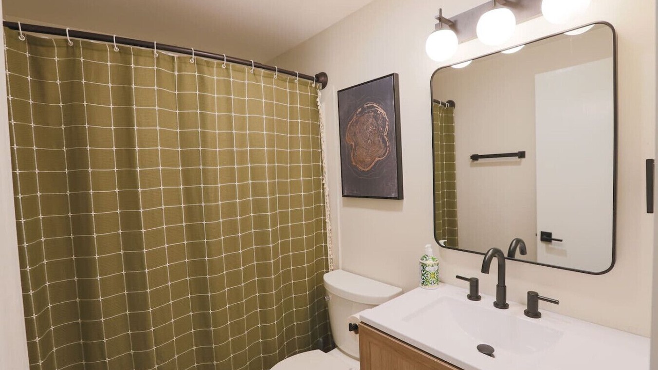 Photo of Bathroom in Malletts Bay