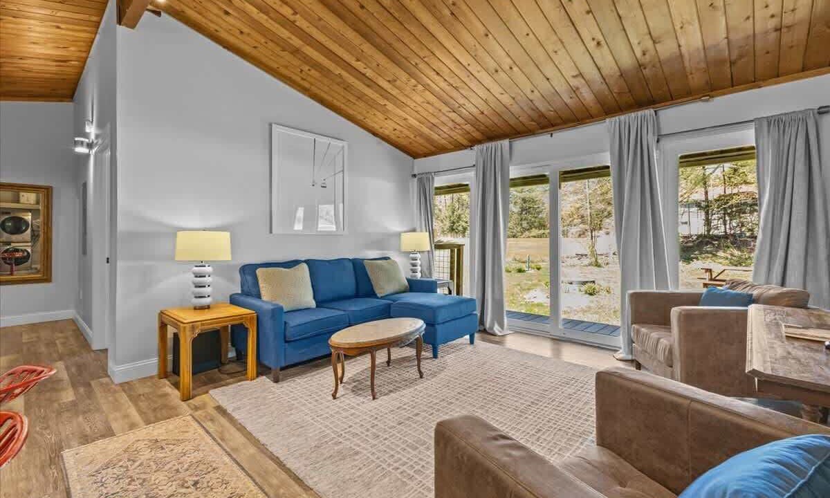 Photo of Livingroom in Stowe Area