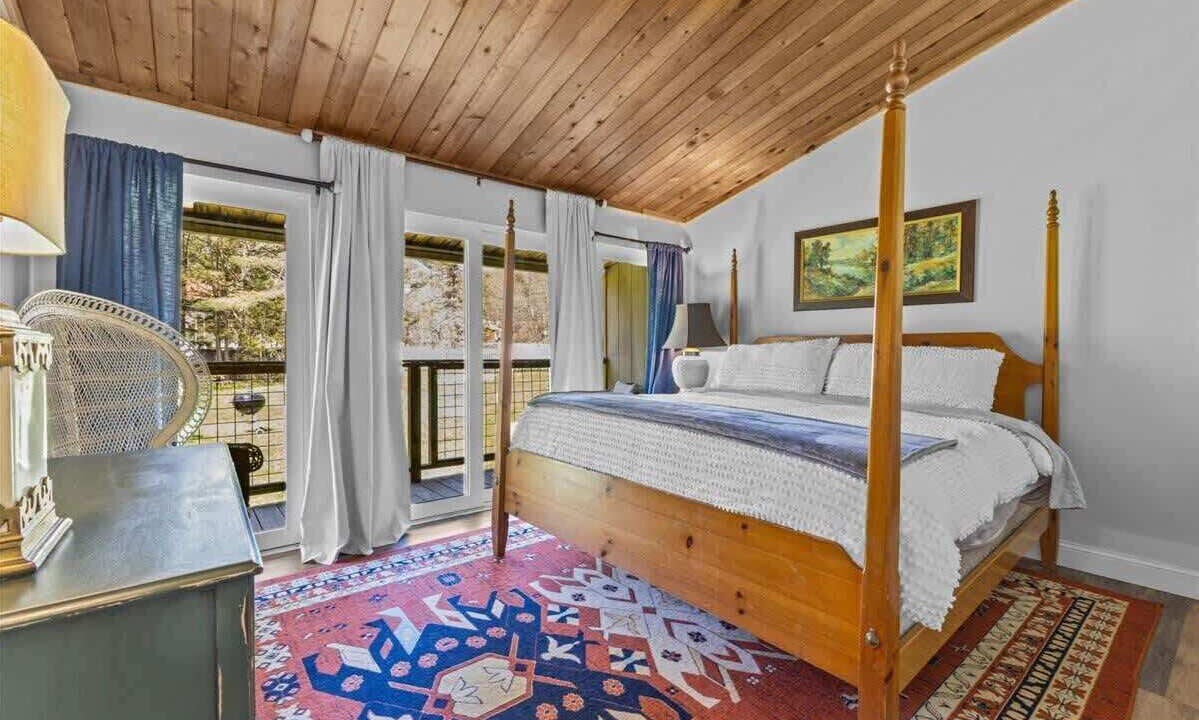 Photo of Bedroom in Stowe Area
