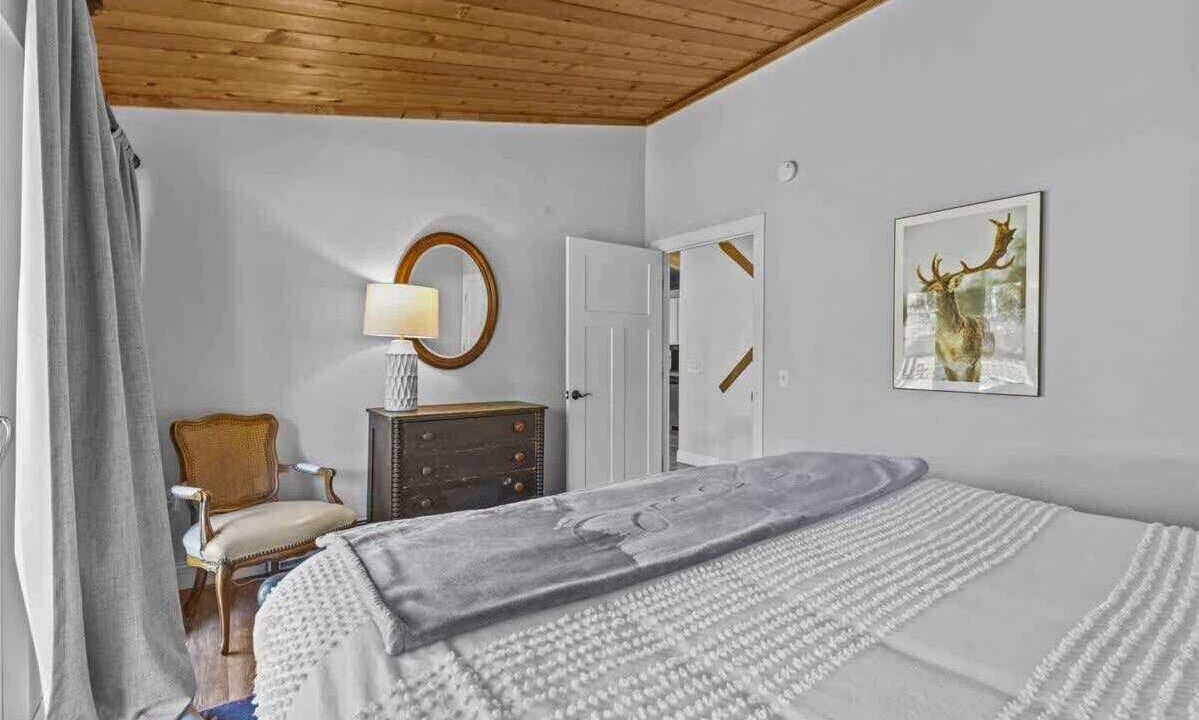 Photo of Bedroom in Stowe Area