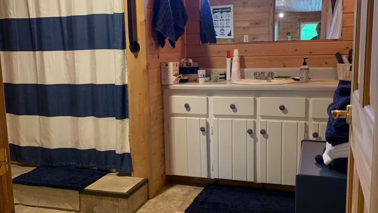 Photo of Bathroom in Glover