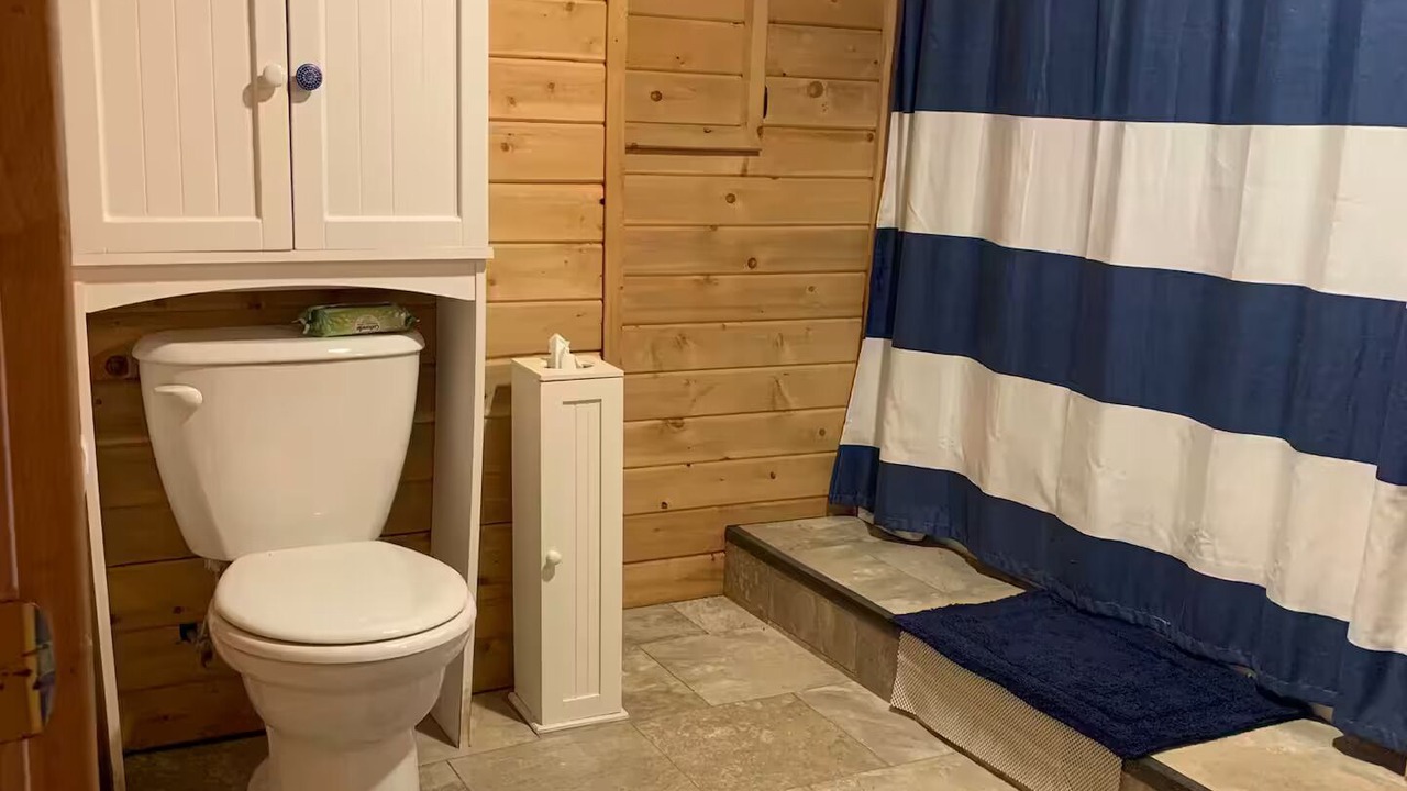 Photo of Bathroom in Glover