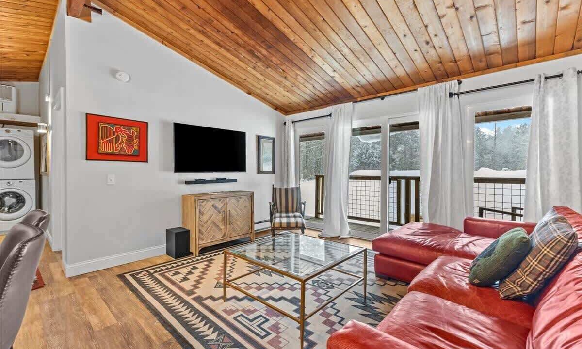 Photo of Livingroom in Stowe Area