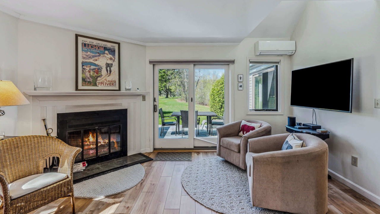 Photo of Livingroom in West Hartford