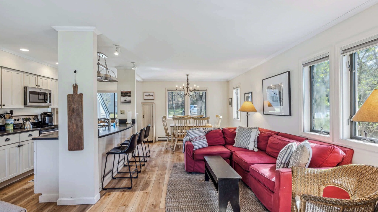 Photo of Livingroom in West Hartford