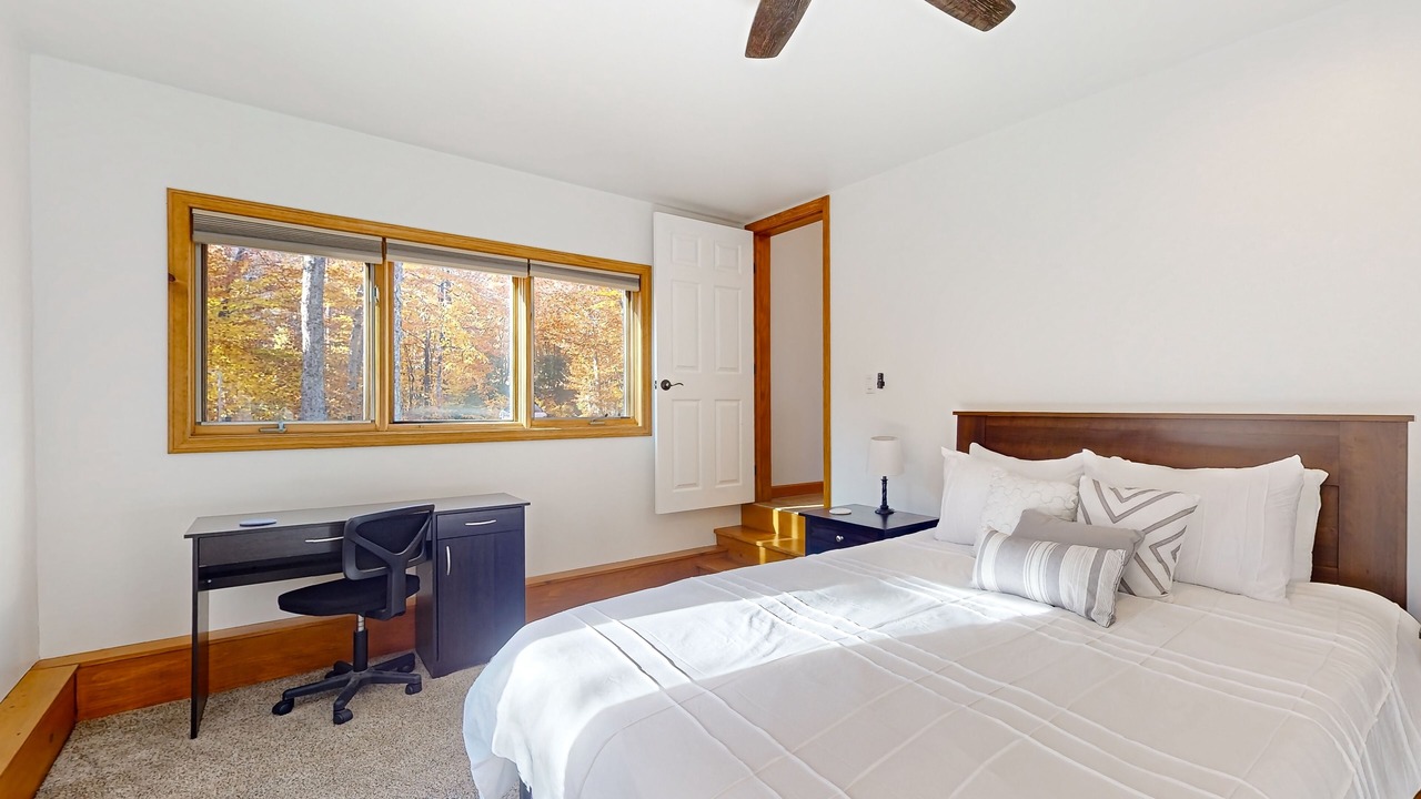 Photo of Bedroom in Mountain Acres