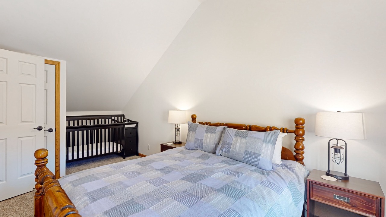 Photo of Bedroom in Mountain Acres