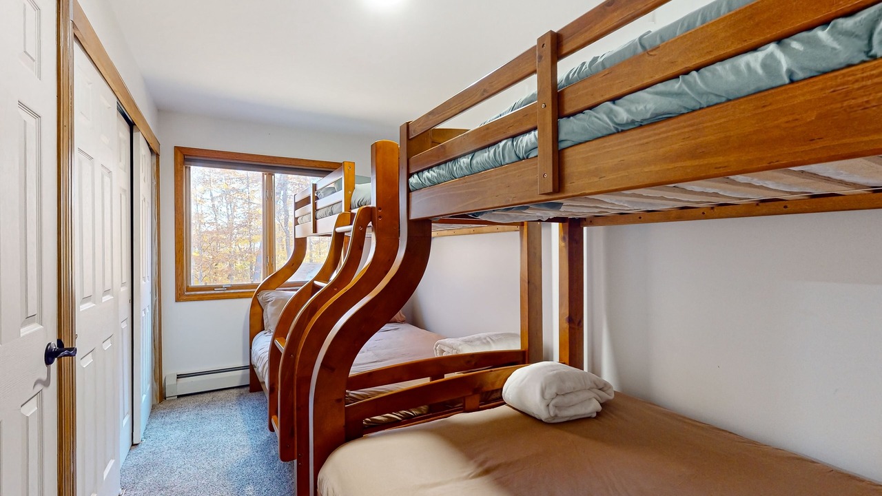 Photo of Bedroom in Mountain Acres