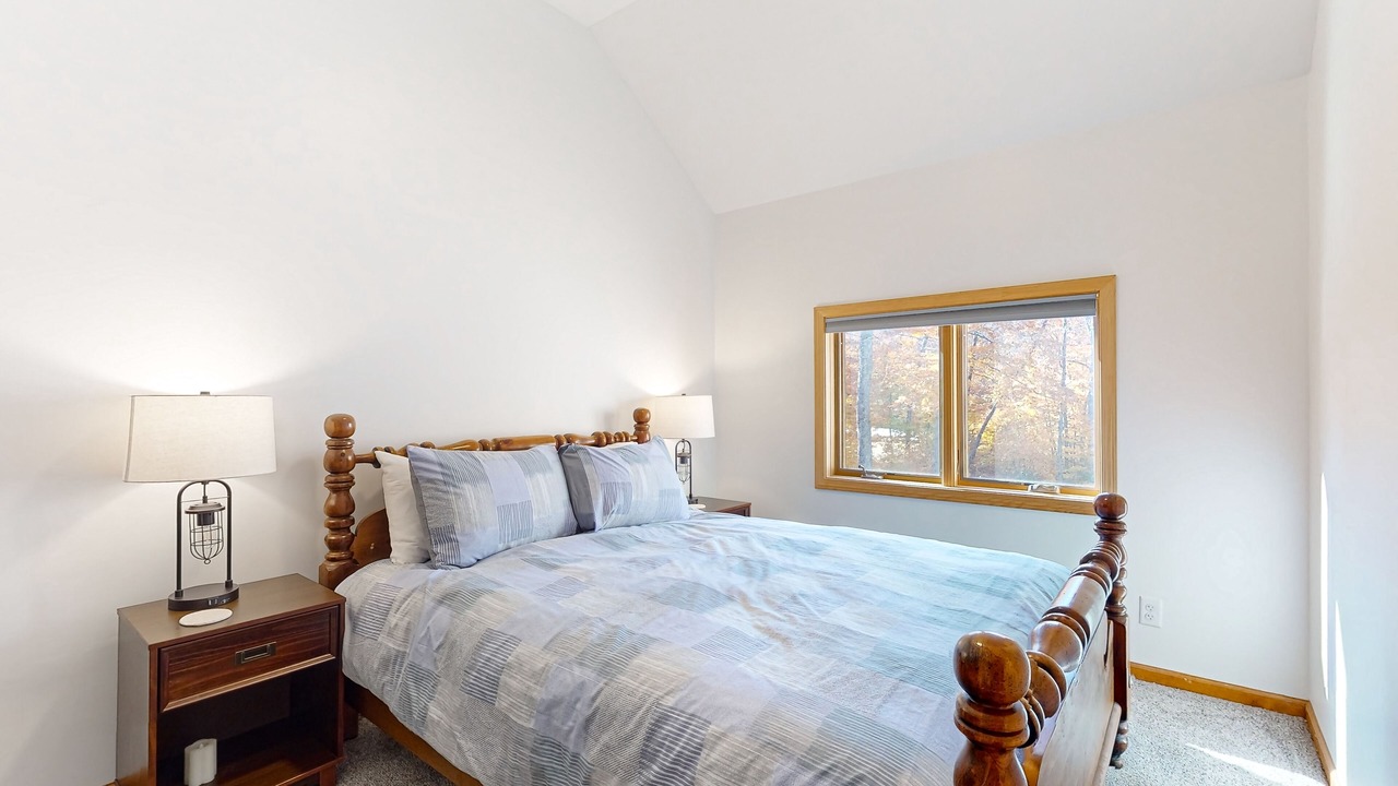 Photo of Bedroom in Mountain Acres