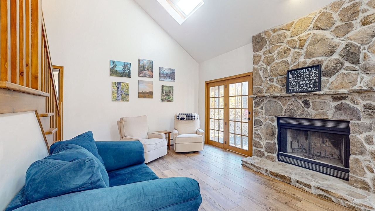 Photo of Livingroom in Mountain Acres