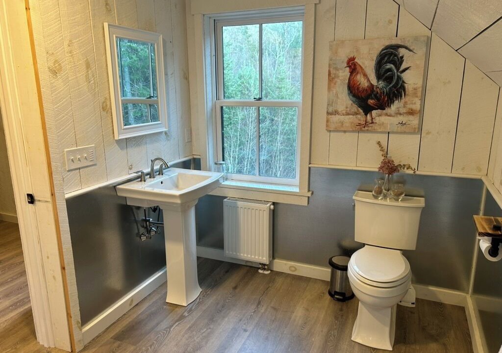 Photo of Bathroom in Warren