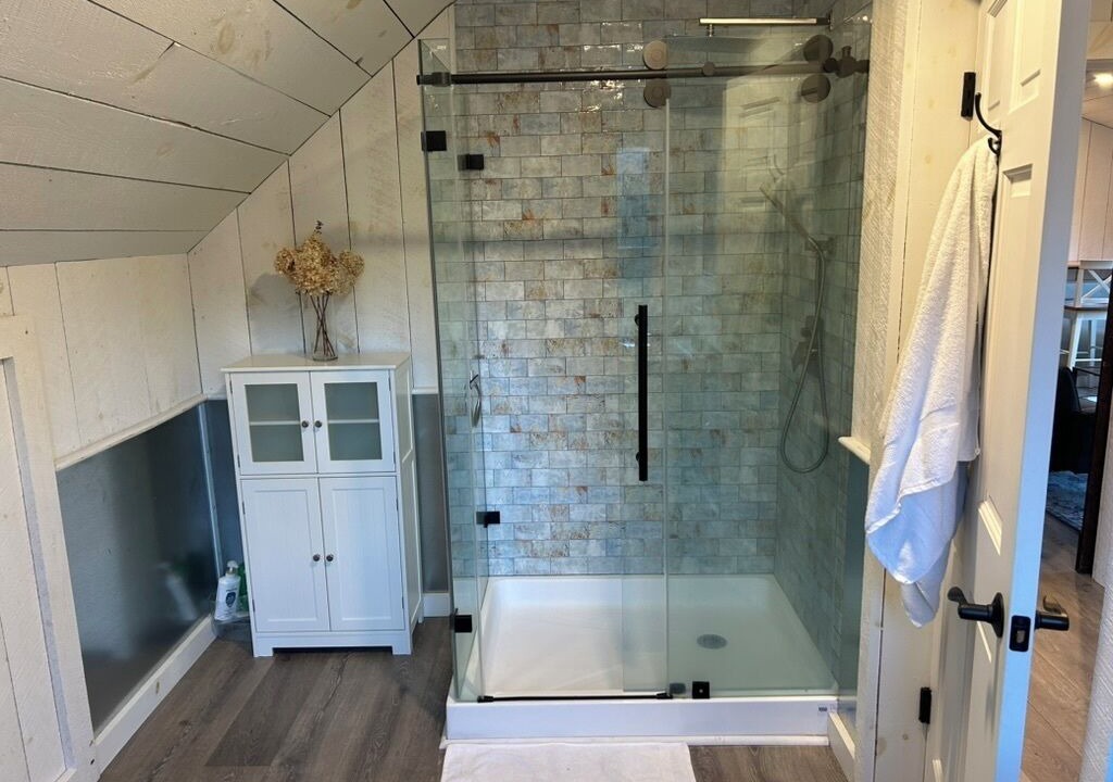Photo of Bathroom in Warren